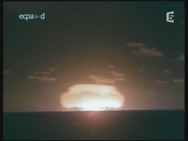 Histoire De Larmée Franaise 4 Sur 4 - 1963-1996 de la dissuasion nucléaire à .jpg