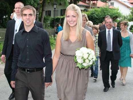 Philipp_20Lahm_20Hochzeit__16995441__MBQF-1279098766,templateId=renderScaled,property=Bild,height=3