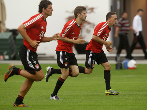 910076448-bayern-training-wm-stars-wm-fahrer.9.jpg