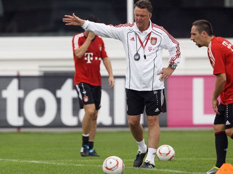 1148884098-bayern-training-wm-stars-wm-fahrer.9.jpg