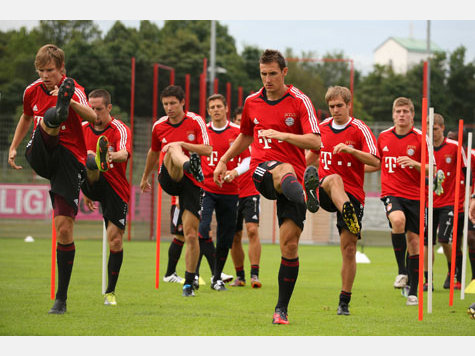 1167266929-bayern-training-wm-stars-wm-fahrer.9.jpg