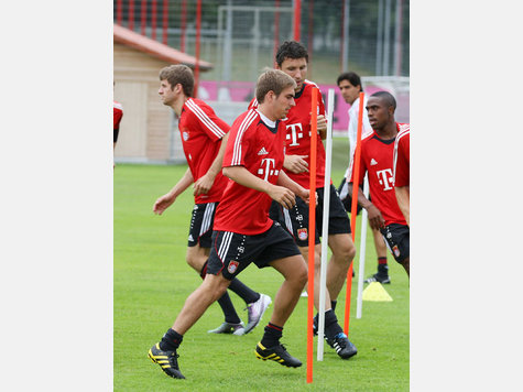 1989336799-bayern-training-wm-stars-wm-fahrer.9.jpg