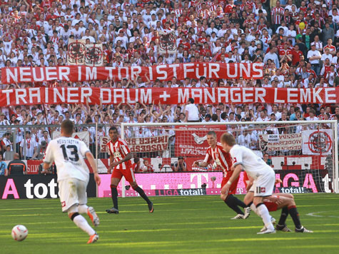 FCB fans gegen Neuer.jpg