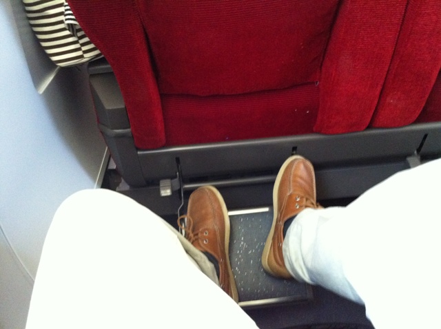 1st class_seat Space &amp; Pedal.jpg