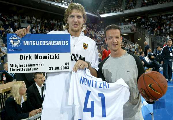 Nowitzki-HerthaMitglied1.jpg