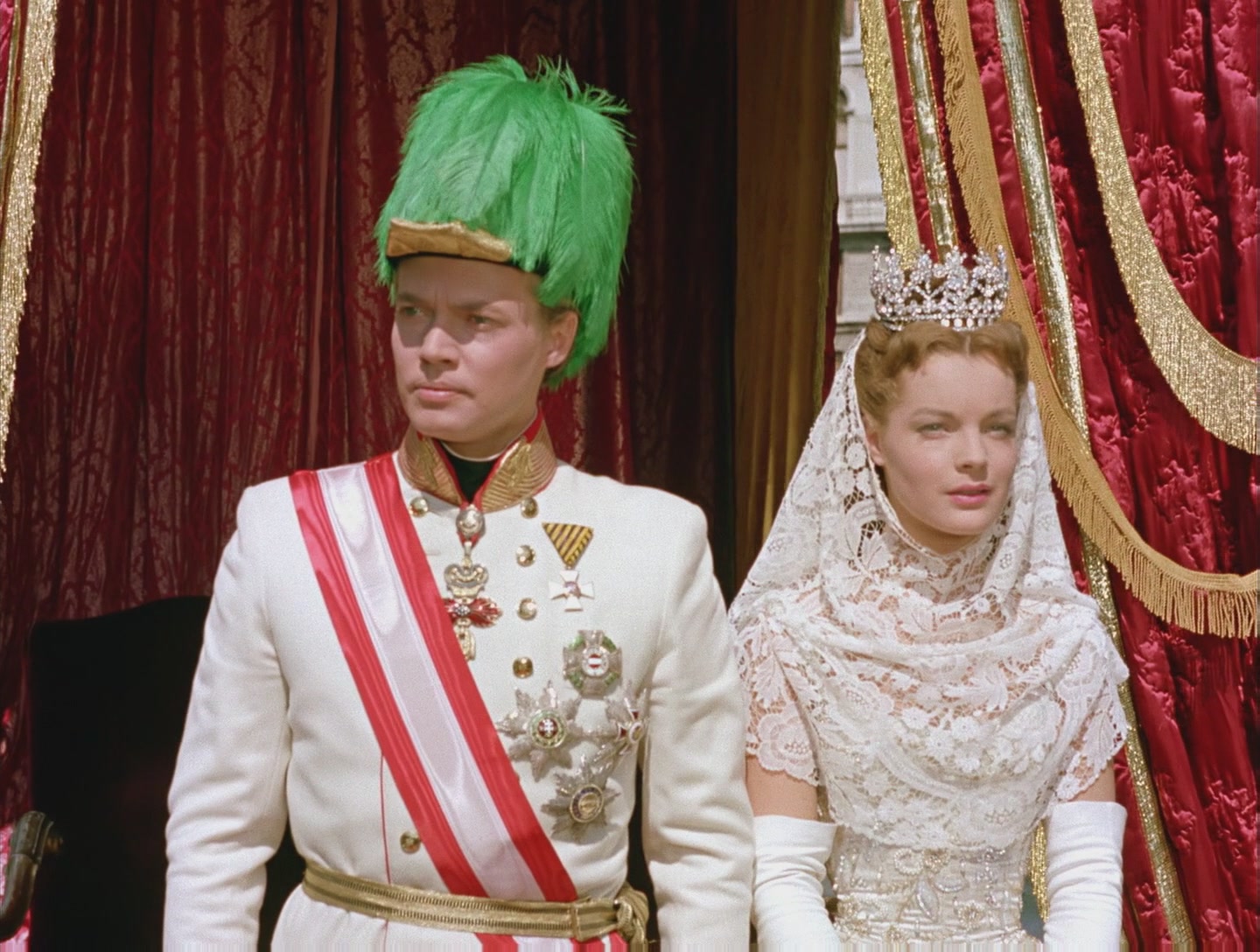 Sissi.The.Fateful.Years.of.an.Empress.1957.BluRay.1080p.DTS.x264-CHD[21-13-59].JPG