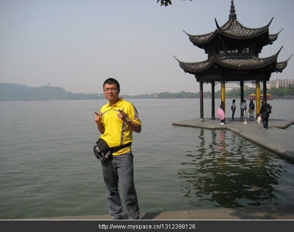 杭州西湖，当时真想跳进去游个泳